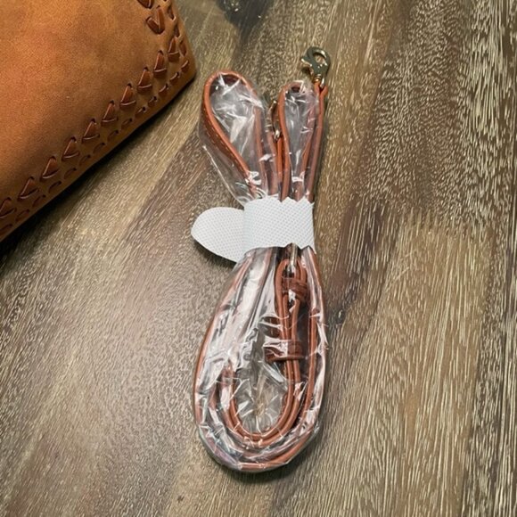 New Clutch or Crossbody - Picture 5 of 7